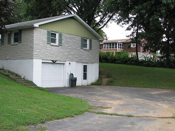 4th image of 903 Willow Ln