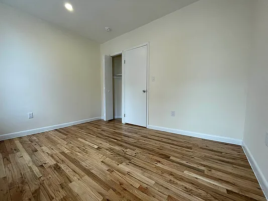 Rented by HOLTON REAL ESTATE INC. | media 21