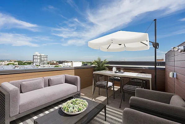 Rented by Compass | media 21