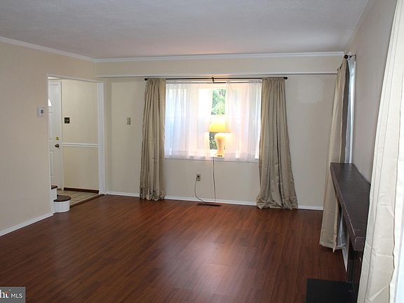 2nd image of 12313 Manvel Ln