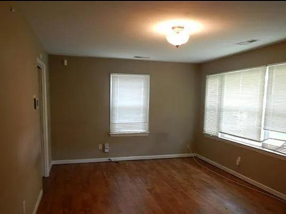 2nd image of 470 Marechal Ln