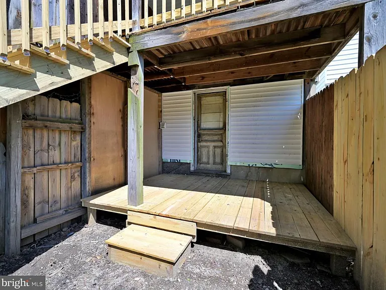 805 Pottsville St — Photo 22