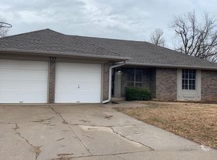 737 Ranchoak Dr, Yukon, OK 73099