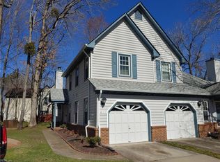 811 Shenandoah River Rd, Chesapeake, VA 23320