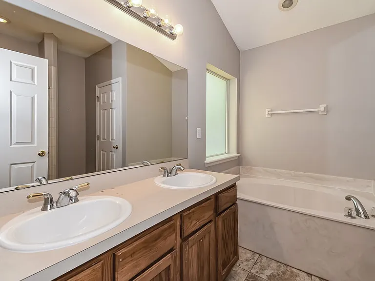 2741 Acorn Park Dr N — Photo 11