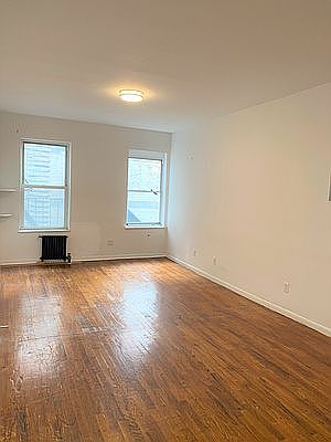 1st image of 1562 3rd Ave Frnt 1