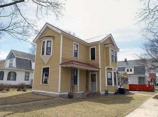 1402 Jackson St, La Crosse, WI 54601