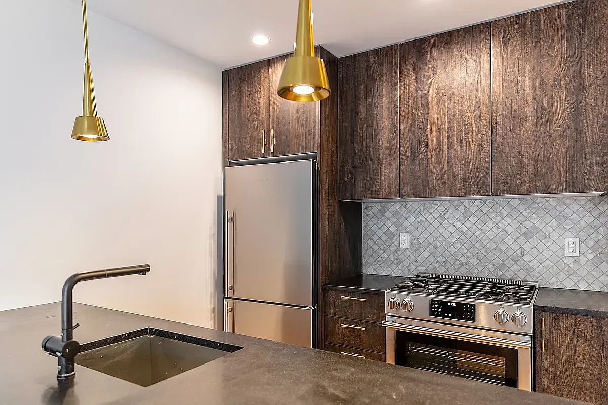564 Saint Johns Place — Photo 3