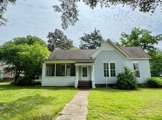 216 S McCombs St, Martin, TN 38237