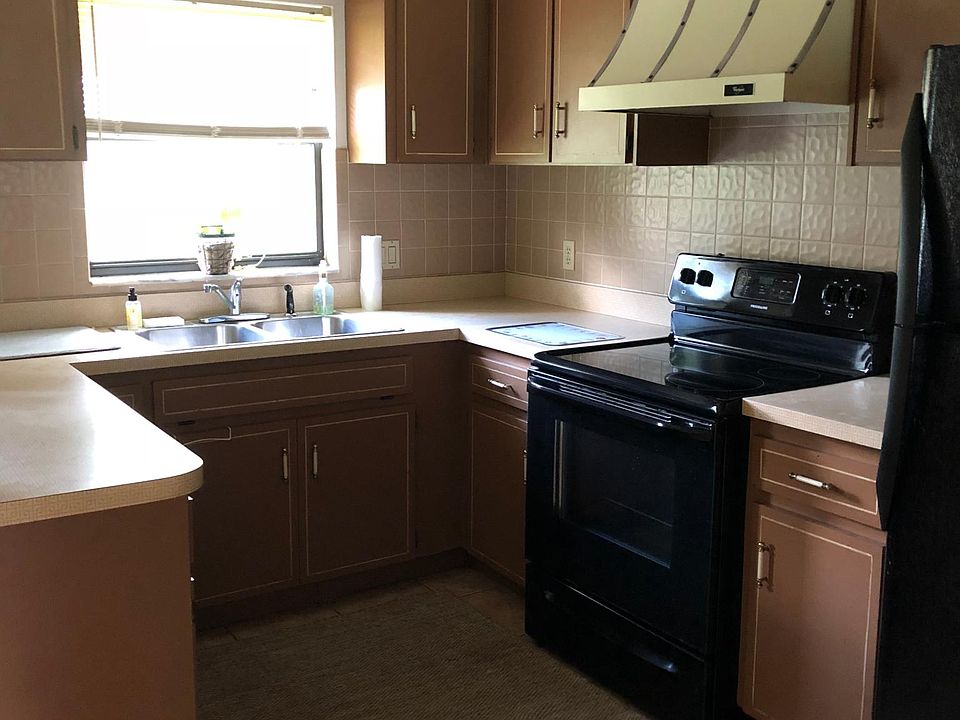2nd image of 7124 NW 126th Ave