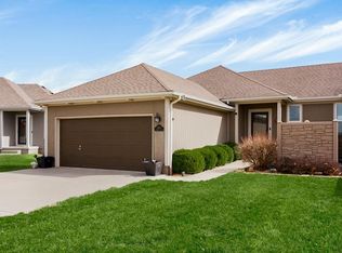 14111 Amanda Ln, Basehor, KS 66007