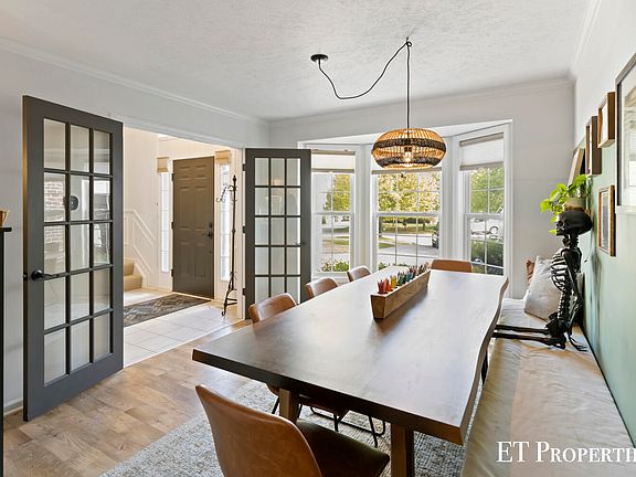 5th image of 577 Legacy Ct NE