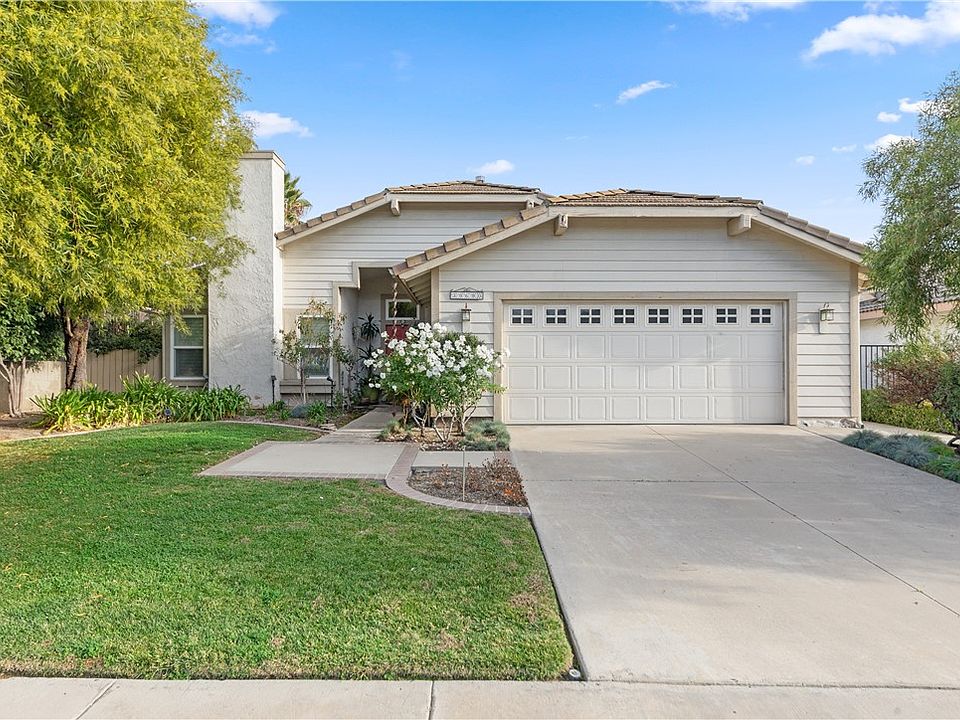 1st image of 39690 Wild Flower Dr