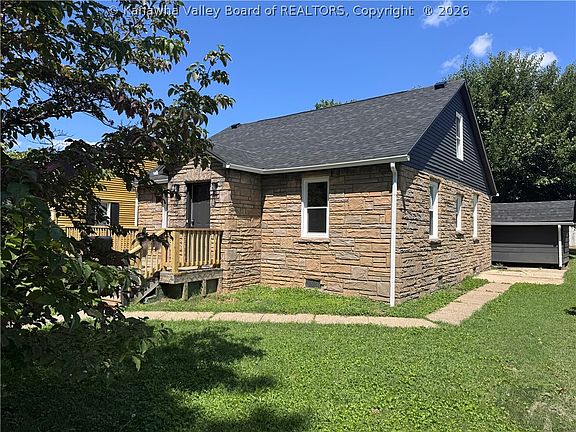2nd image of 631 Chestnut St