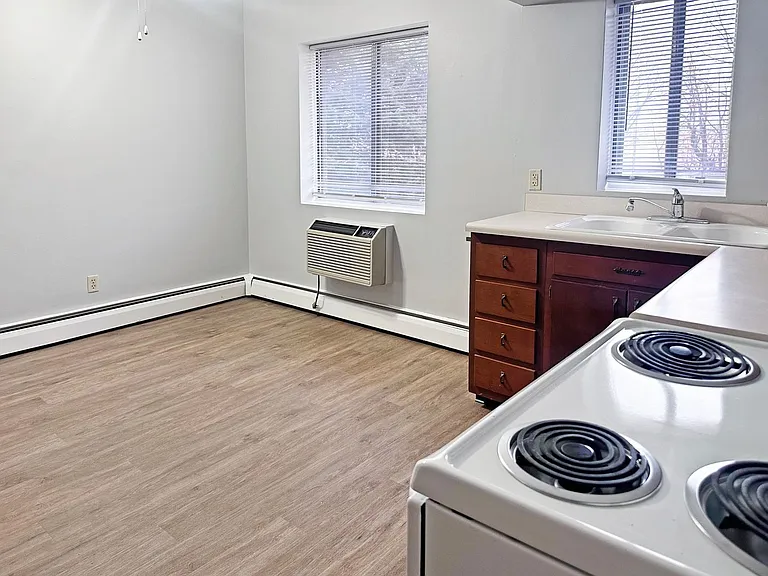 2843 S Burdick St #B — Photo 6
