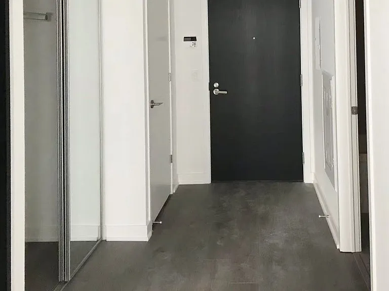 501 Yonge St #2105 — Photo 6