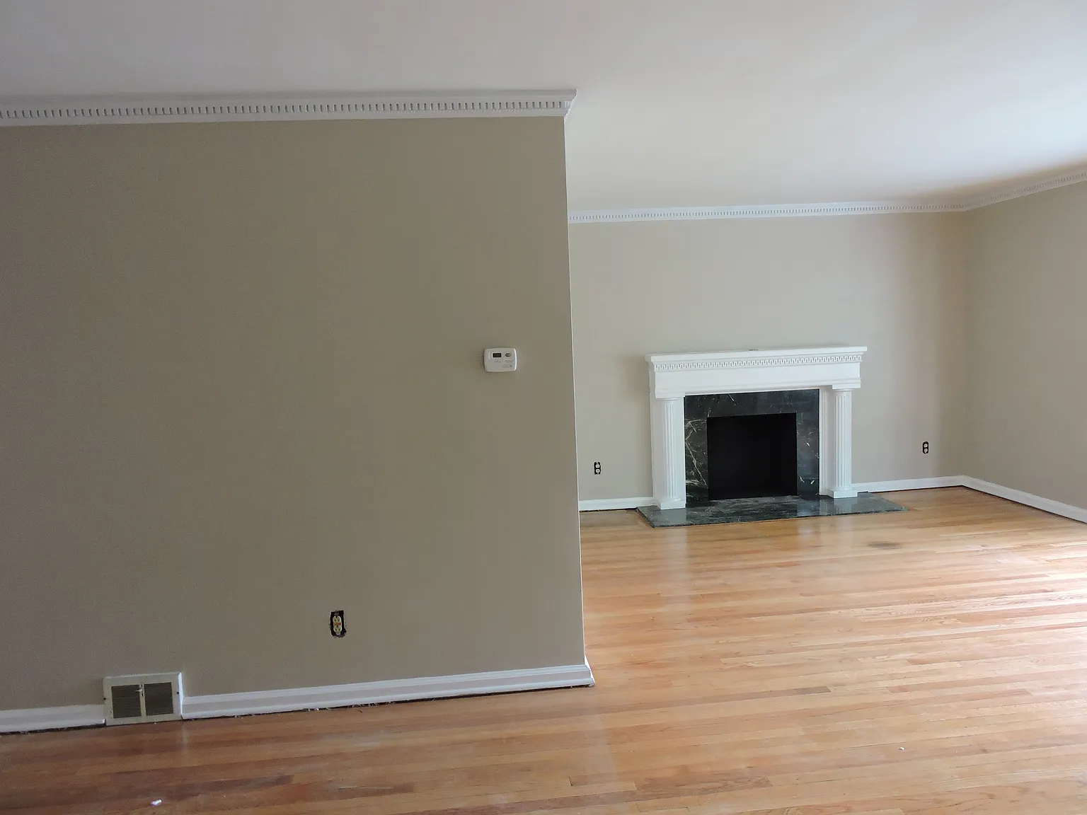 4 bed, 2592 sqft, $2,300 — Photo 4