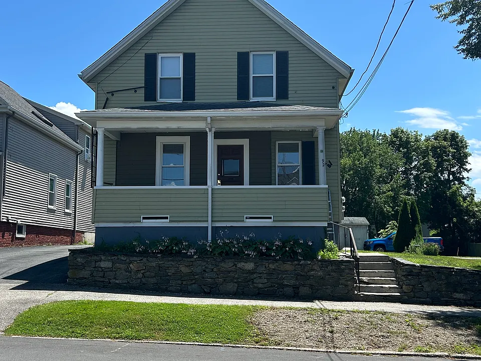 92 Bay View Ave #1