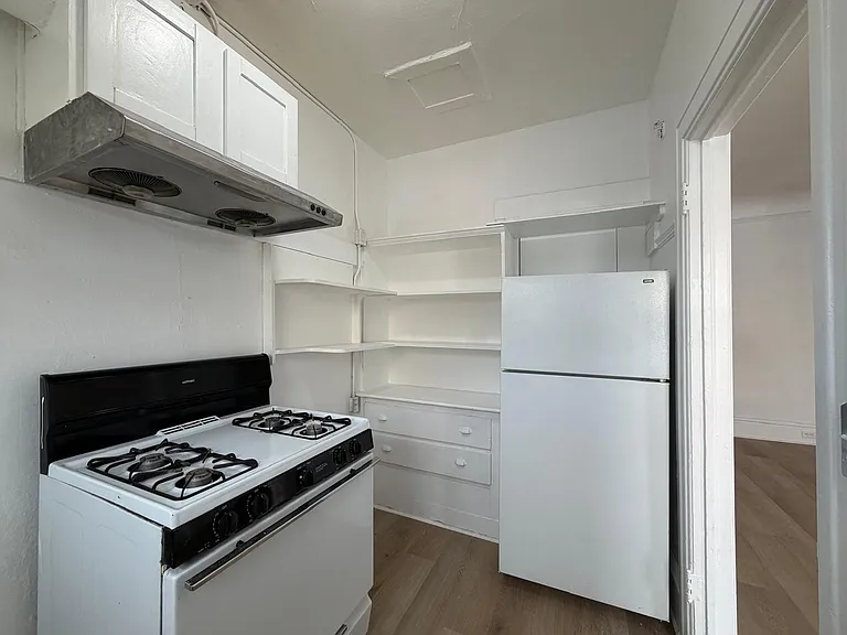 2306 Waverly St — Photo 7