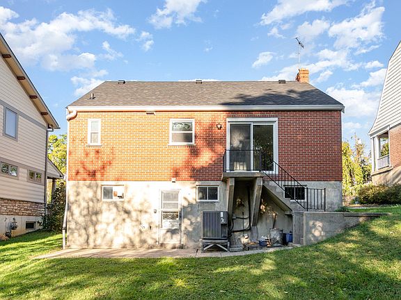 4th image of 25 Greenwood Ave