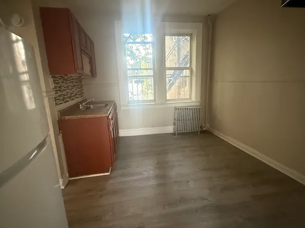 731 S 13th St #2RR, Newark, NJ 07103