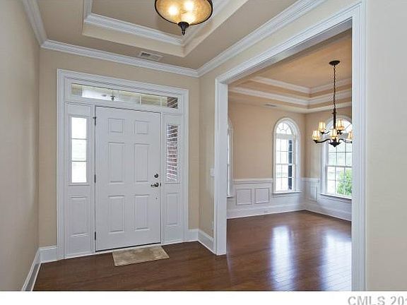 3rd image of 107 Grayfox Dr #3