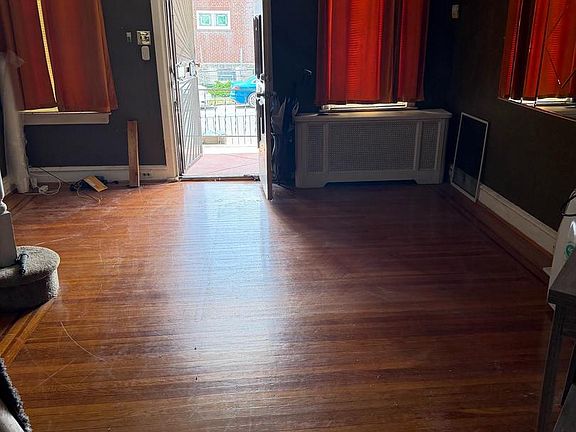 4th image of 6003 N Mascher St