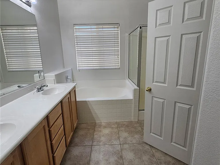 10922 Moonbeam Glow Ln — Photo 15