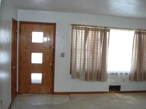3rd image of 406 W Dewey St