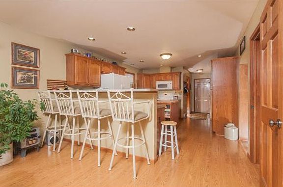 3rd image of 1859 Careful Ln