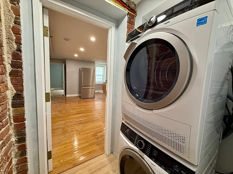 260 Hope St #1B — Photo 9