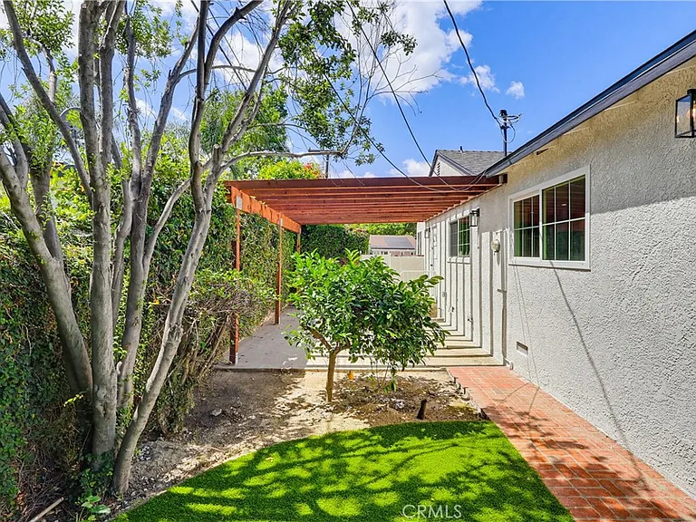 5440 Alcove Ave — Photo 36