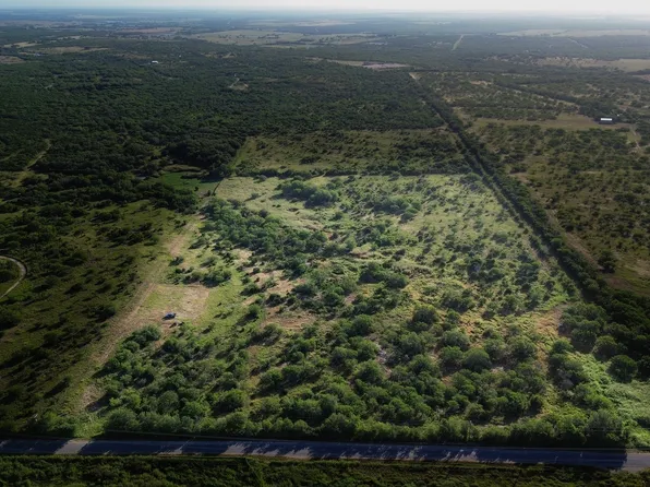 1353 COUNTY ROAD 153, Kenedy, TX 78119