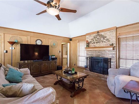 5th image of 106 Country View Ln