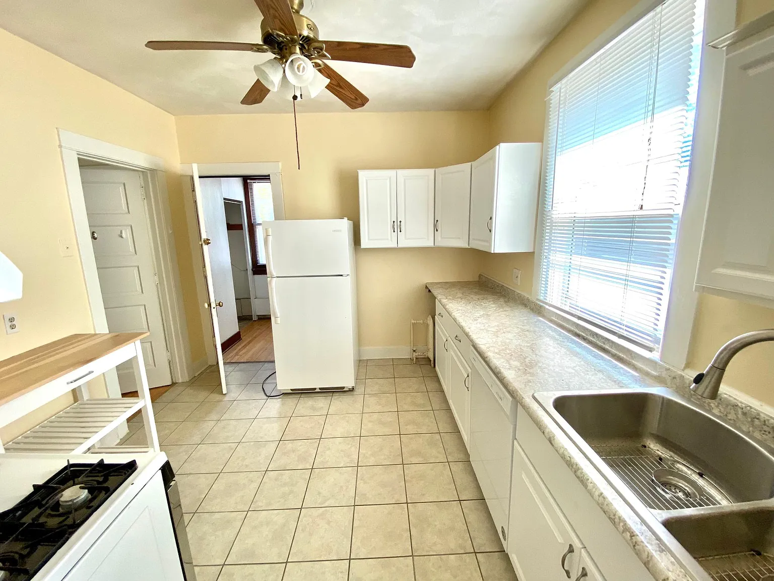 807 Van Buren St — Photo 4