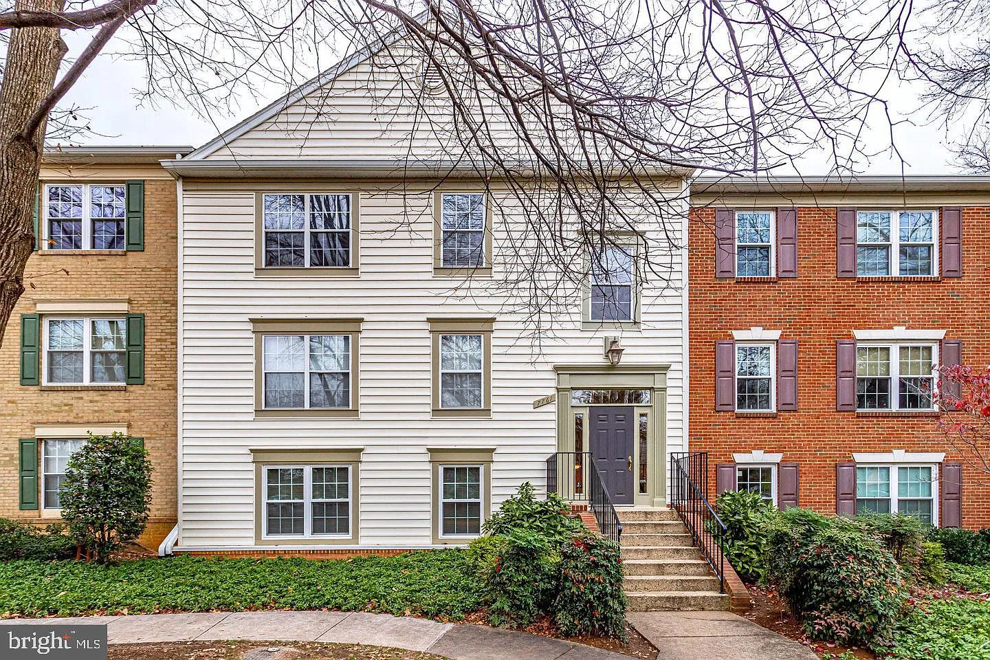 3 bed, 2.0 bath, 1064 sqft, $2,750 — Photo 3