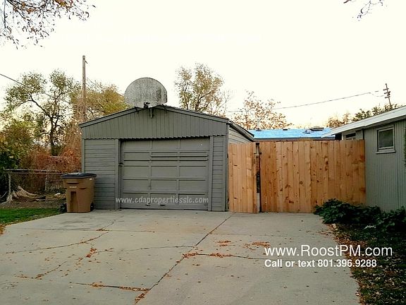 4th image of 1186 N Topaz Dr