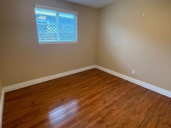 4th image of 4424 Gina St #4424
