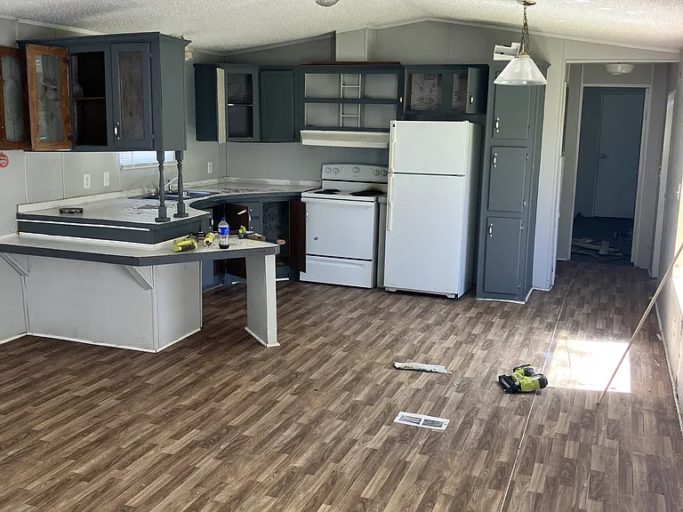 60006 Woodland Ave — Photo 1