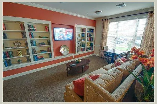 3455 Dundalk Ave — Photo 4