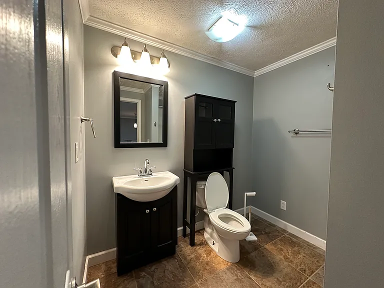 1602 Belclare Rd — Photo 38