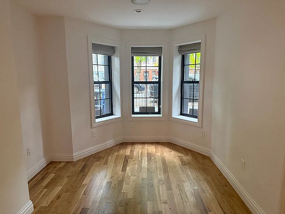 3rd image of 1324 Jefferson Ave #1
