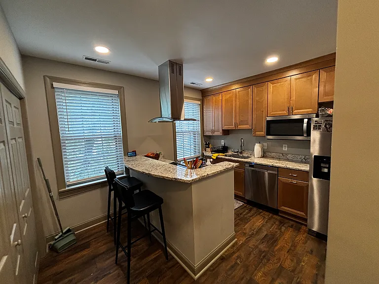 1220 King St #1 — Photo 14