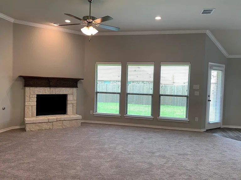 1925 Green Terrace Dr — Photo 15