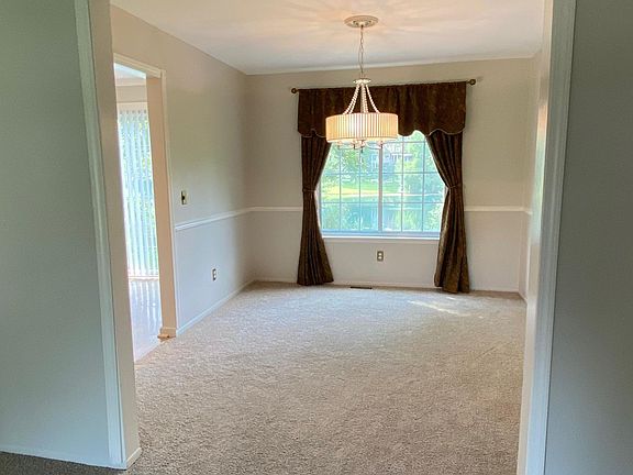 4th image of 34912 Bunker Hill Dr