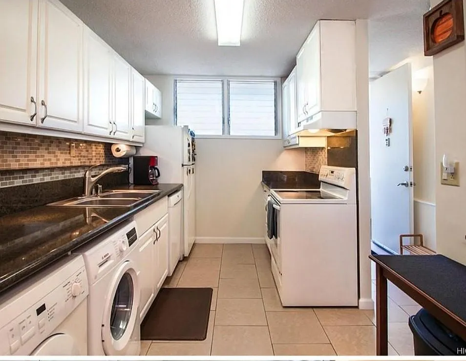 2 bed, 828 sqft, $3,200 — Photo 2