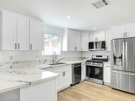 4th image of 15120 1/2 Nurmi St