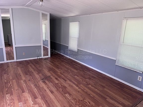 4th image of 1473 Brooksouth Dr