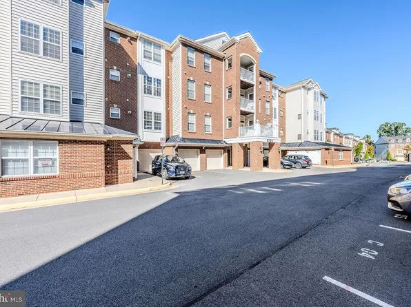 9724 Holmes Pl Unit 405, Manassas Park, VA 20111