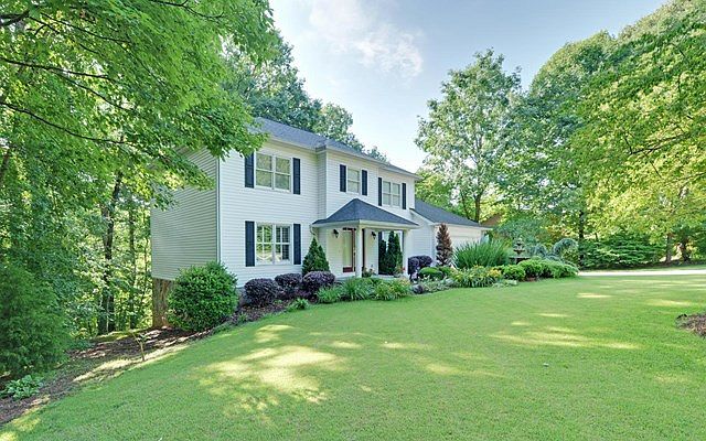 1st image of 107 Westwoods Dr #3